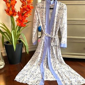 ✨BNWOT✨ La Vie En Rose Long/Maxi Kimono Robe, Size Small